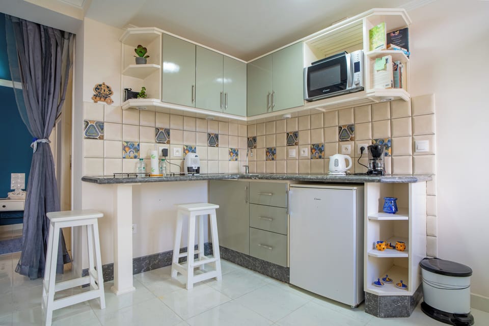 Studio Blue Kitchenette