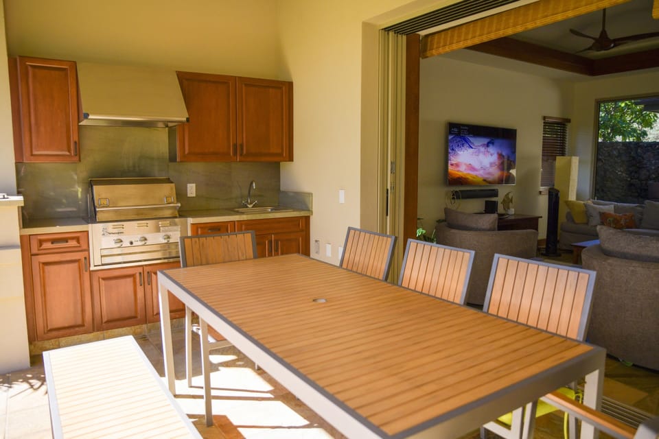 Outdoor Kitchen and Dining for 8.