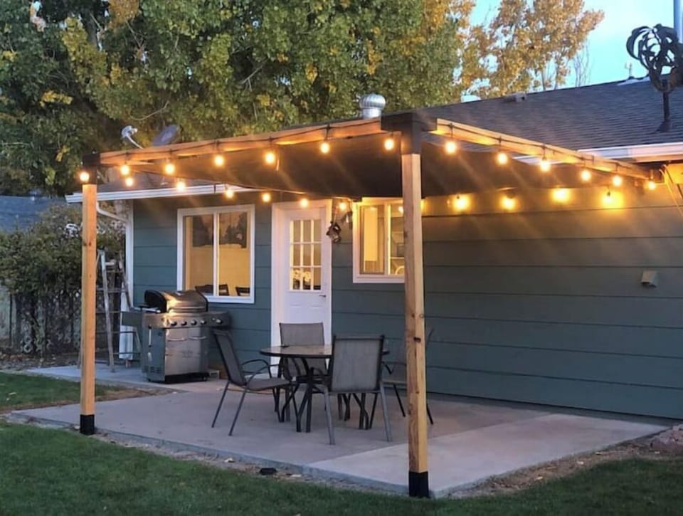 Great outdoor patio for enjoying the backyard and grilling. 