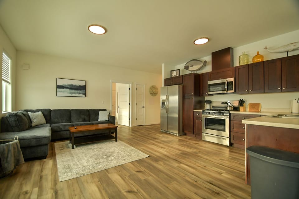 Spacious Open layout from dining/kitchen/living room