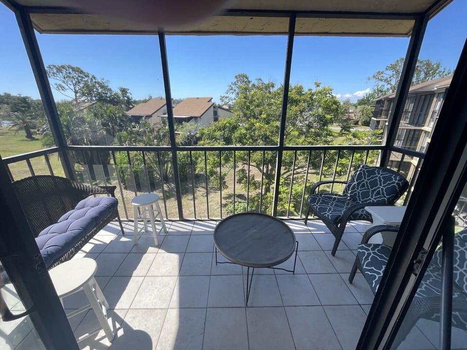 Screened lanai.