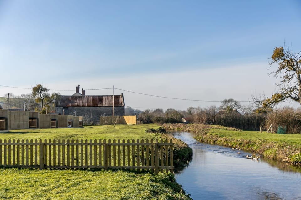 Beautiful view of the river - Windsor Glamping Pod