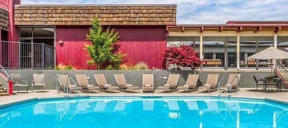 Lounge poolside and soak up the open-air, resort-style vibe.