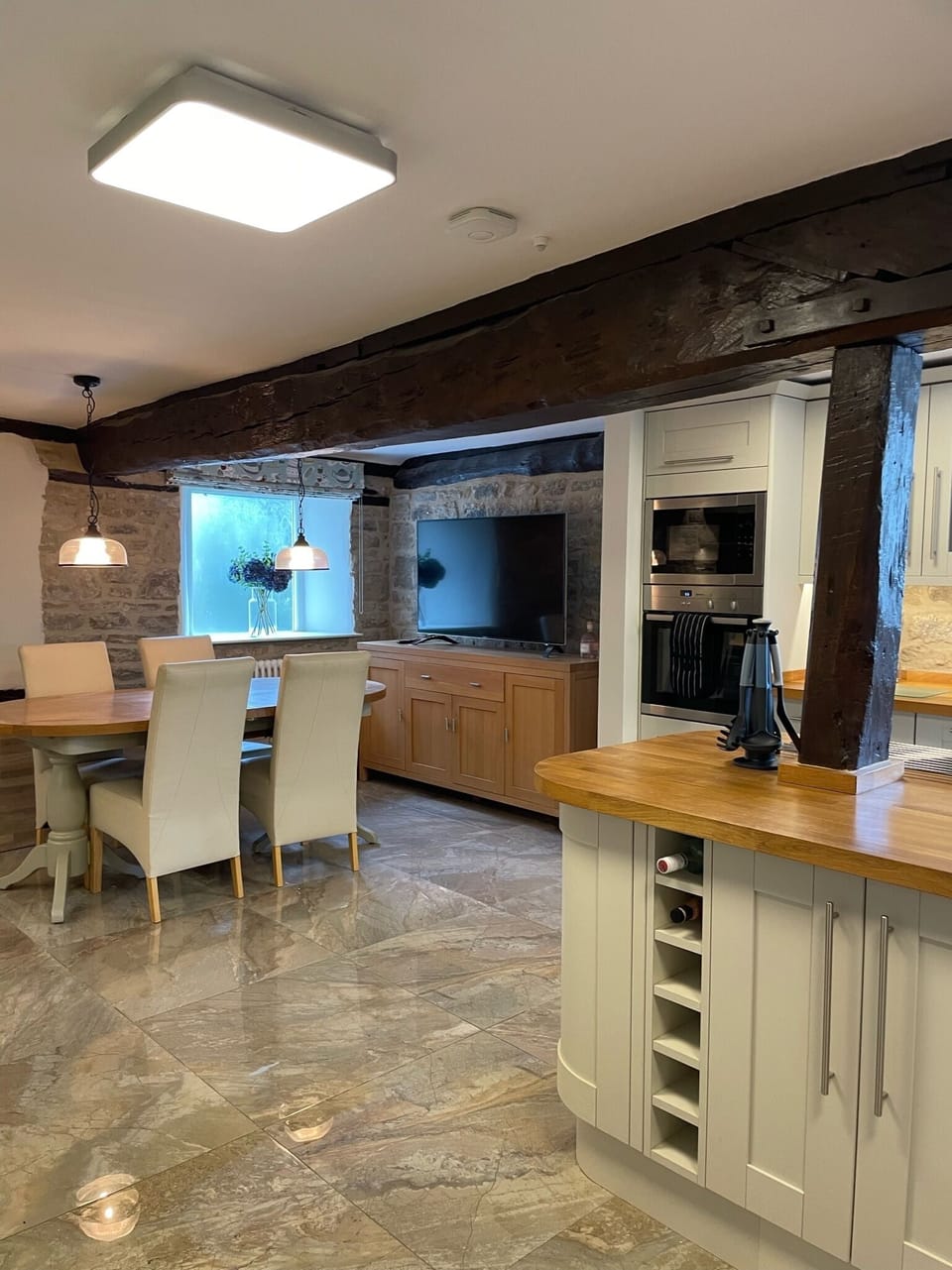 Main Kitchen - view of dining area / island
