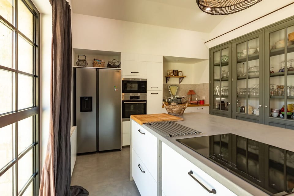 Fully equipped kitchen