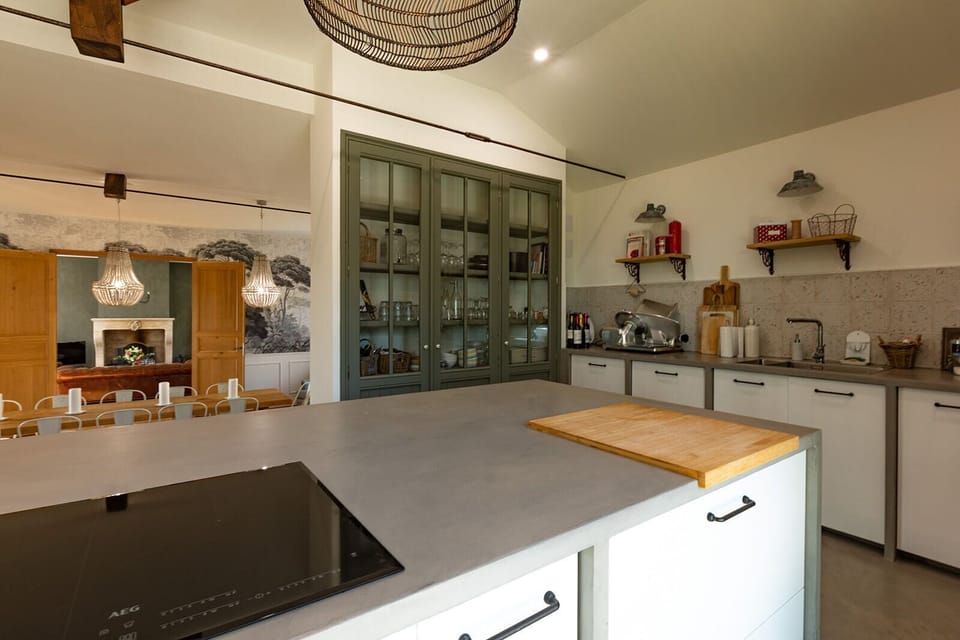 Fully equipped kitchen
