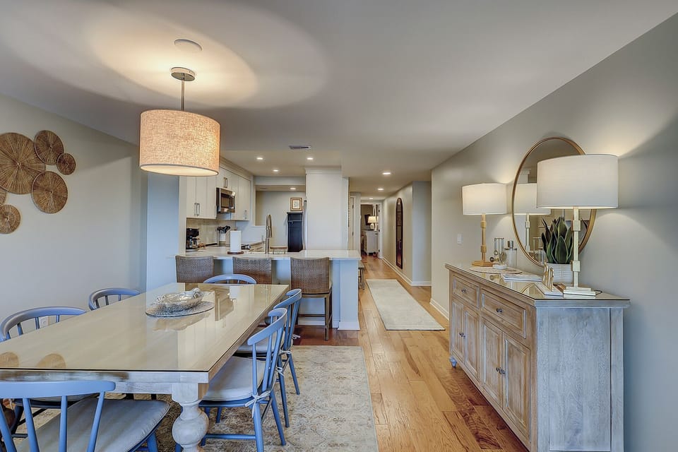 Dining Area/Kitchen