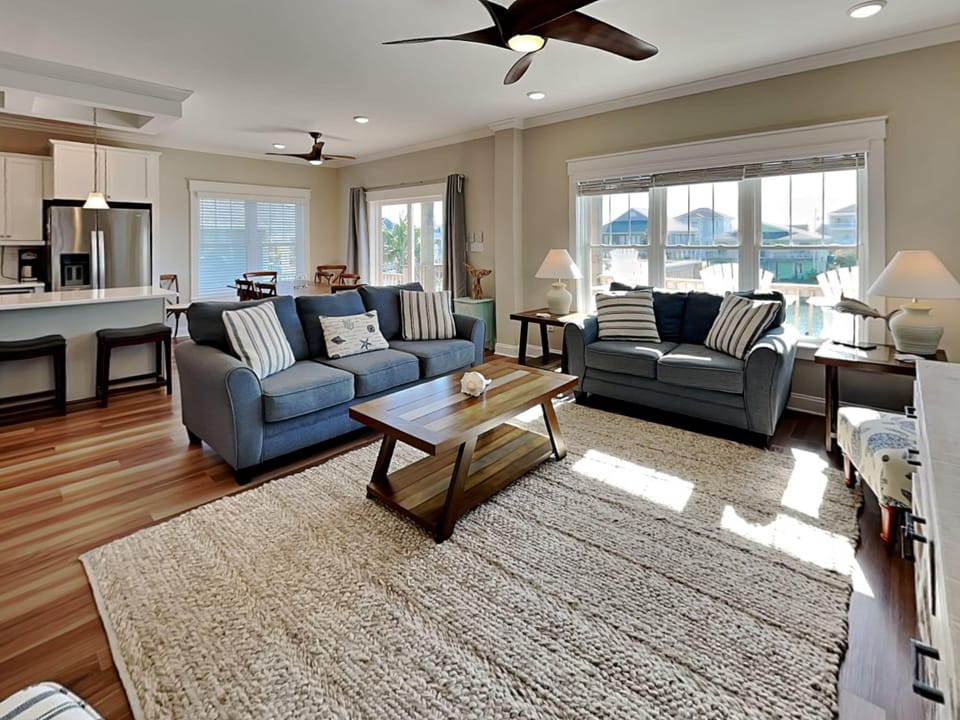 Living Room - Deck Access, Water View