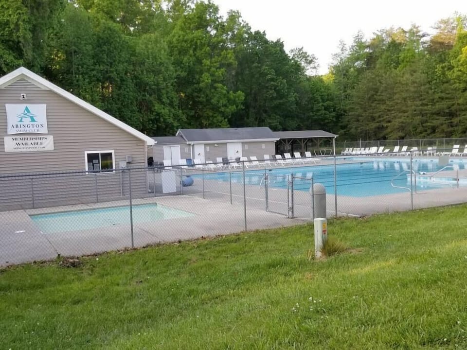 Community Pool And Kiddie Pool
