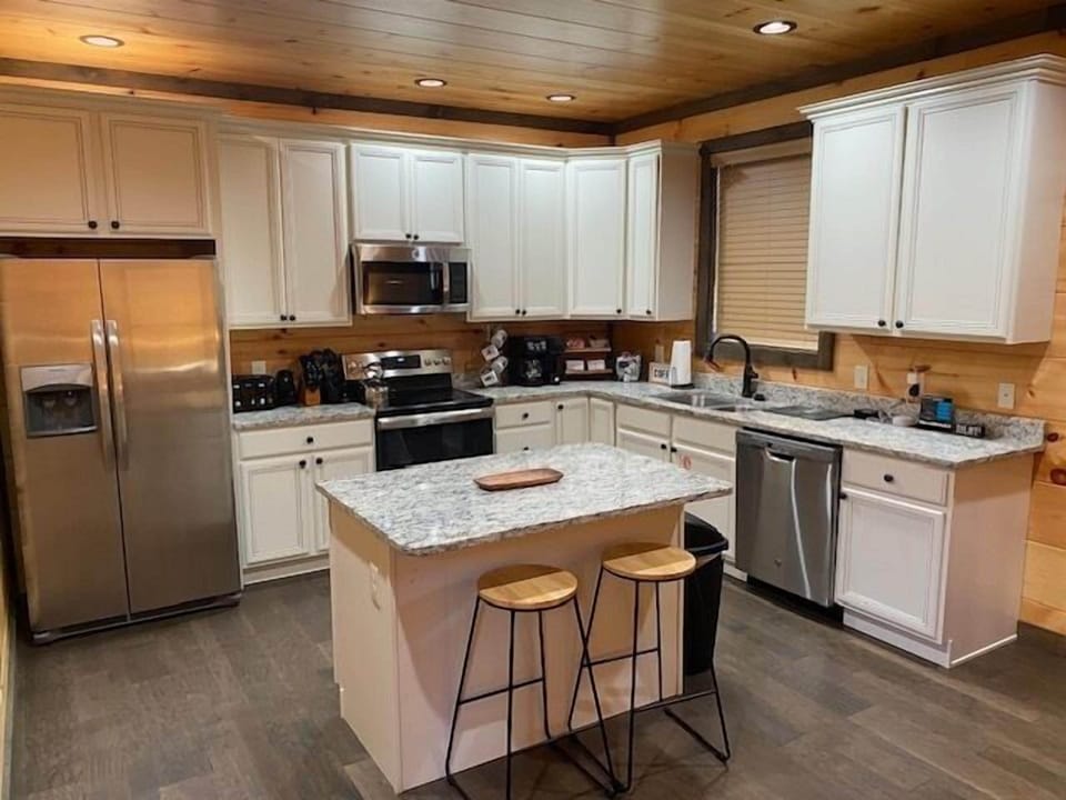 Well stocked kitchen!