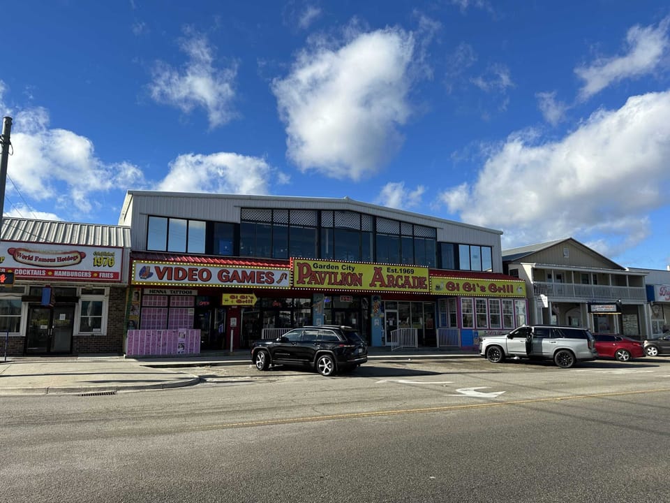 Garden City Pavilion I GiGi's Grill I Arcade I