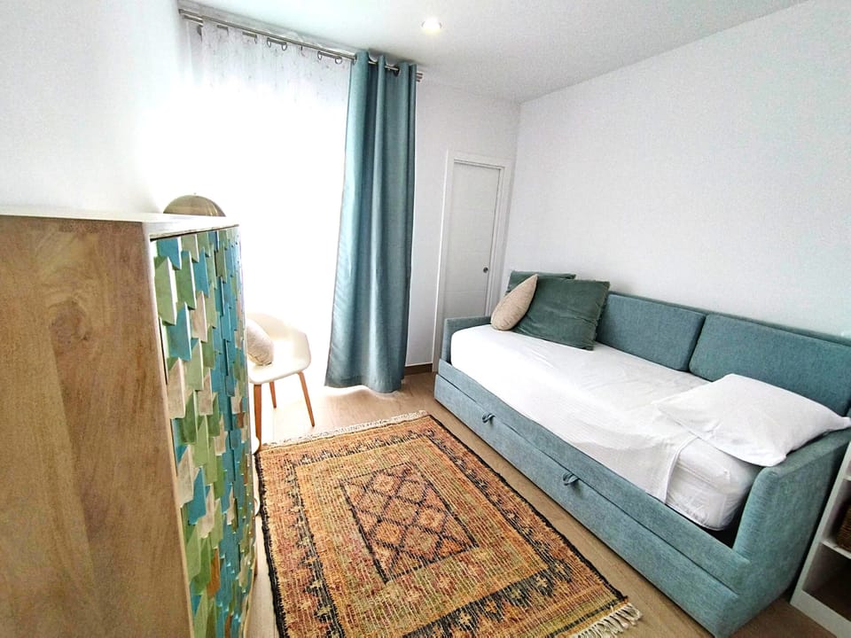 Twin Bed Room