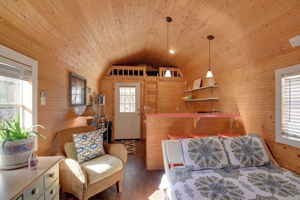 Studio | Single Story | Free WiFi | Central Air Conditioning