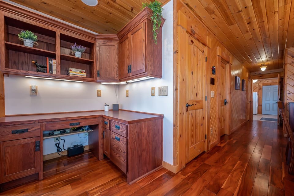 Desk Space in the adjacent to the Kitchen