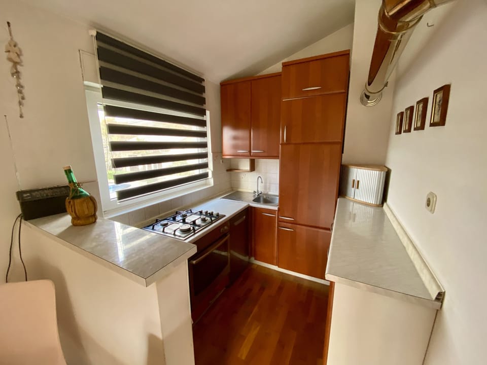 Kitchen 2