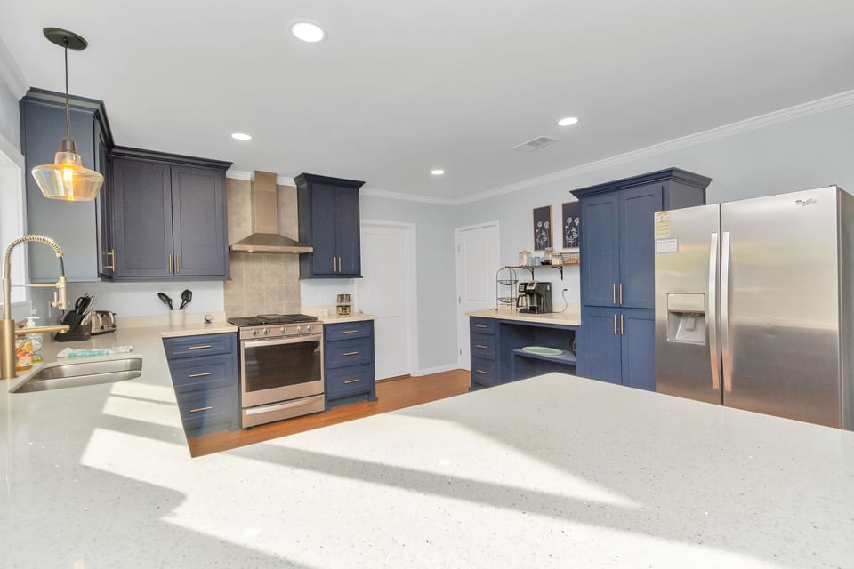 Main House | 3BR | 2BA | 2,000 Sq Ft | Stairs Required