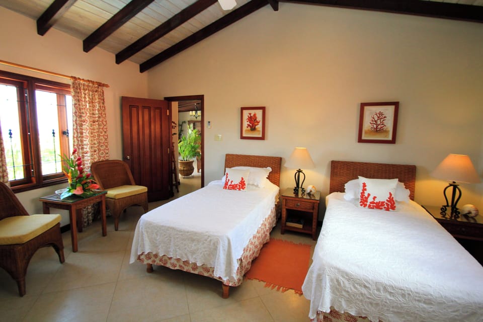 Unit with Twin bed. Exact unit will be assigned upon arrival. Views, colors and decor may vary.