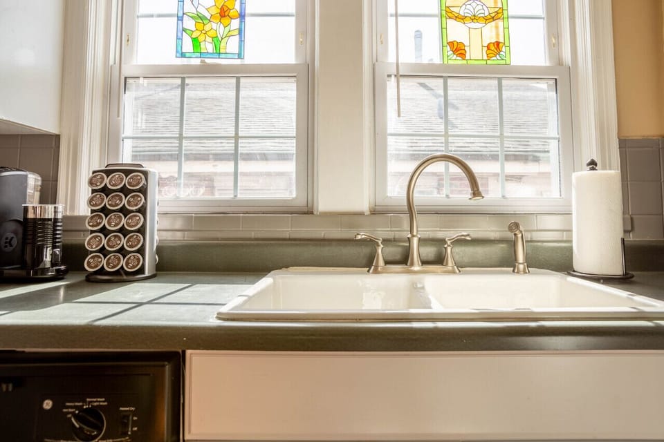 Well Lit Kitchen w/ Keurig (Coffee Provided!)