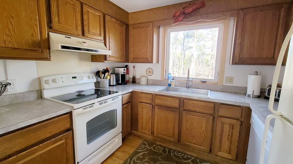 Nicely equipped kitchen