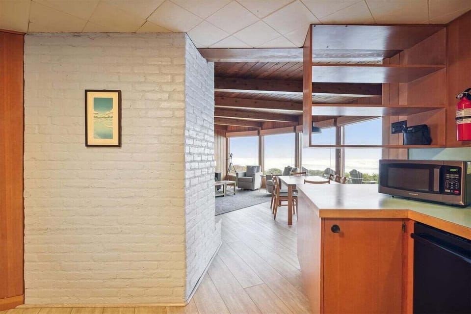 Kitchen at Pacific Knoll