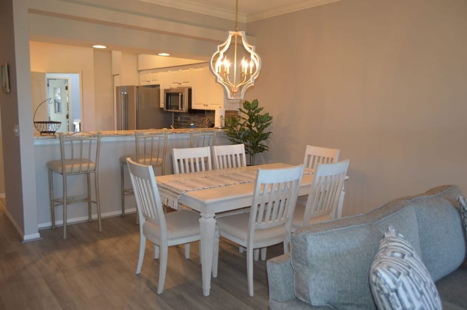 Dining Room (1)