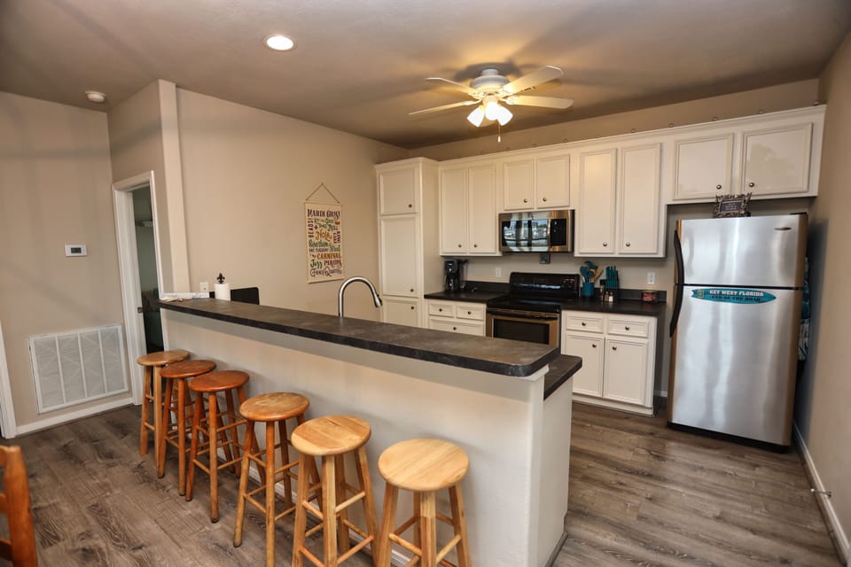 Bar seating for 6