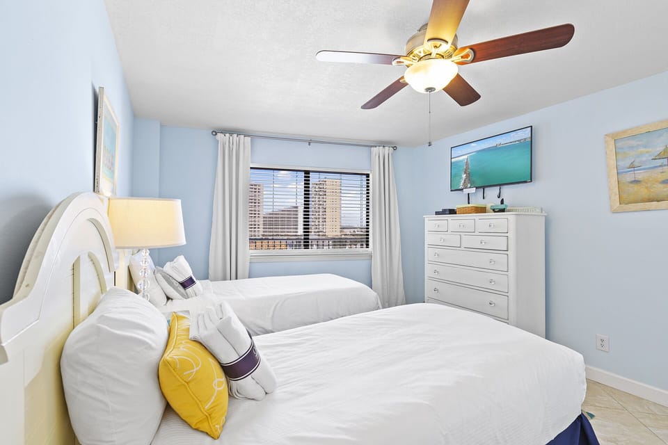 23-Mainsail-272-Guest-Bedroom-2