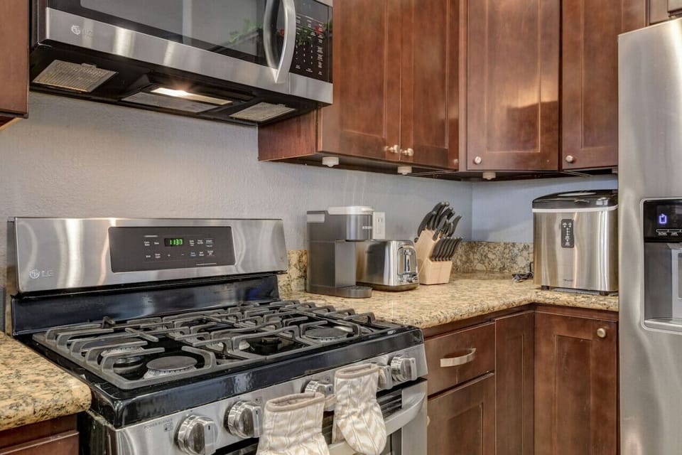 Fully equipped Kitchen with everything you need to cook a chefs meal