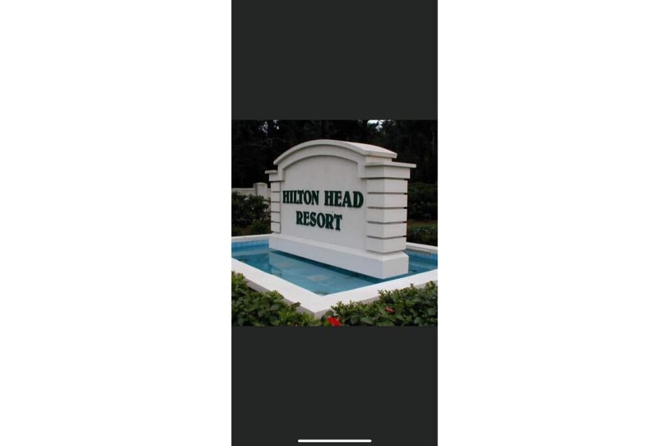 Hilton Head Resort Road Sign