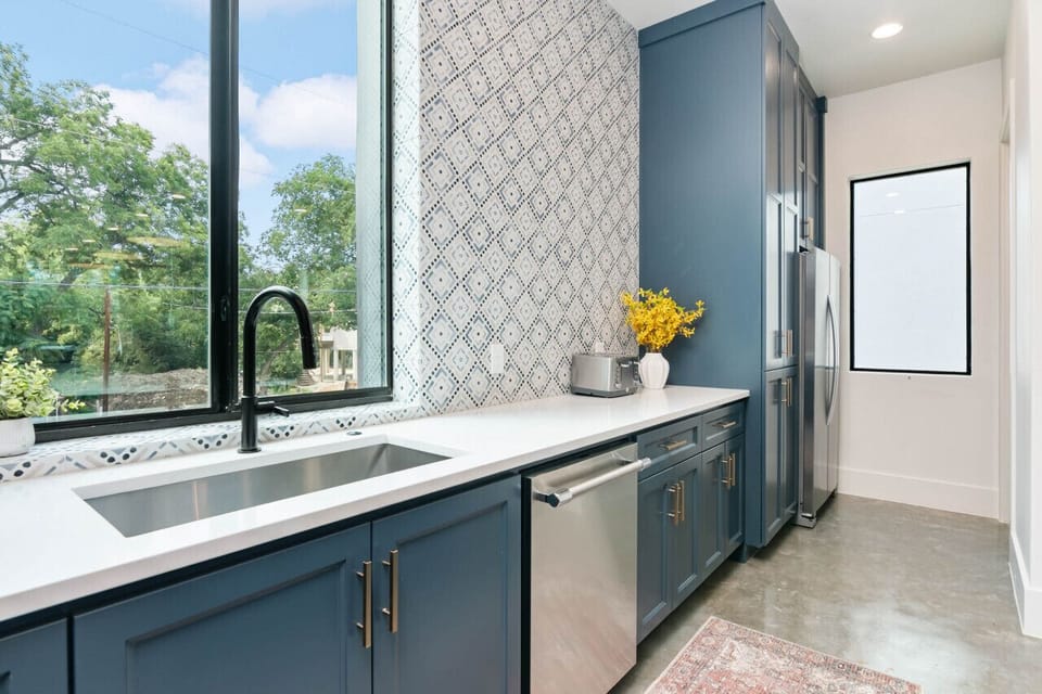 Spacious kitchen with lots of counter space
