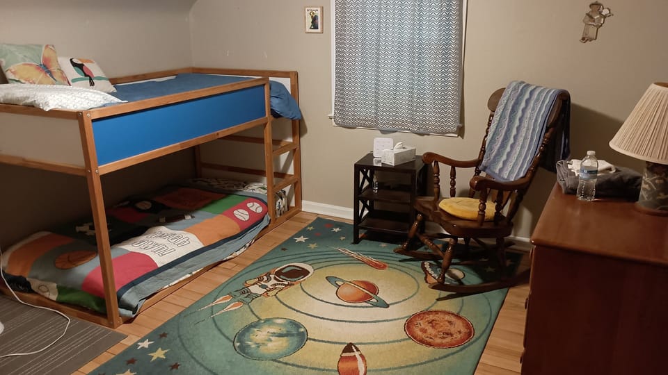 Bedroom 4 (upstairs): loft bed, floor mattress, space for air mattress