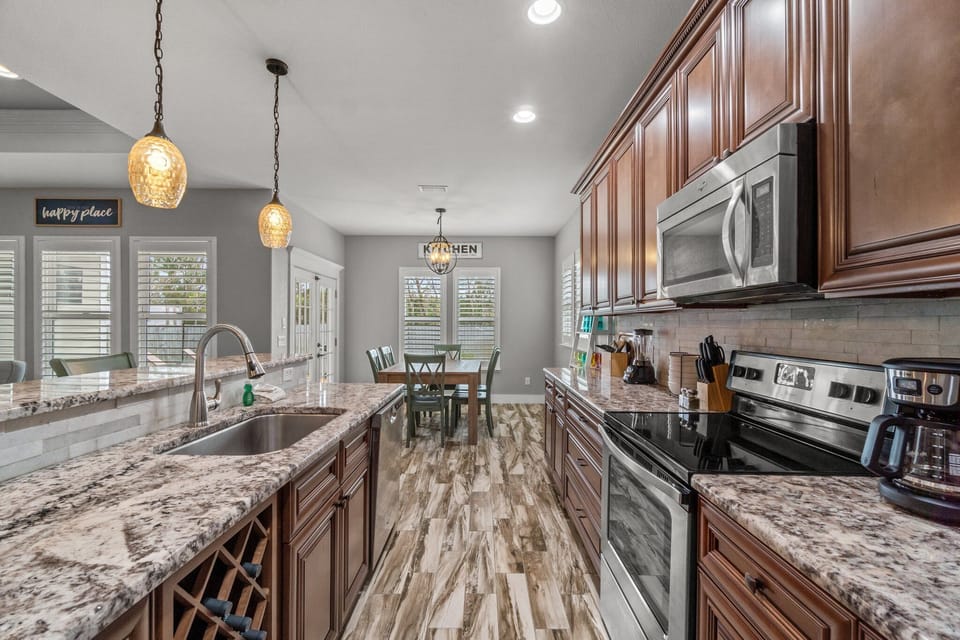 22-web-or-mls-12112-lyndell-plantation-dr