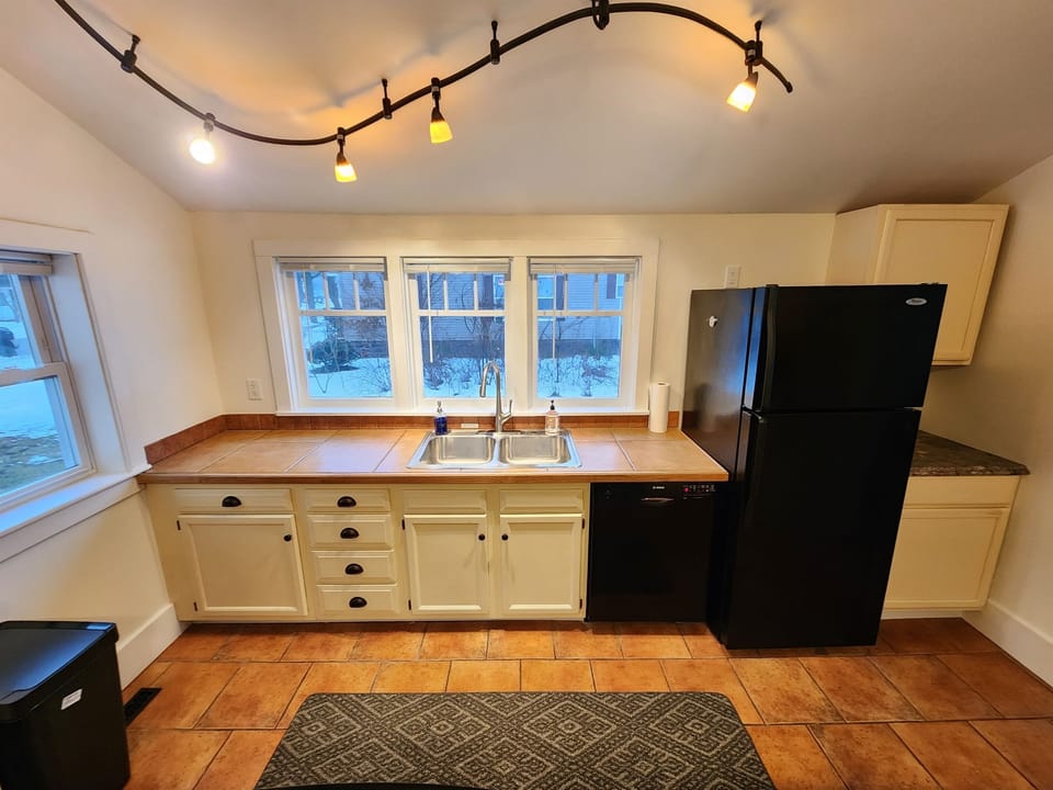 Kitchen with dishwasher