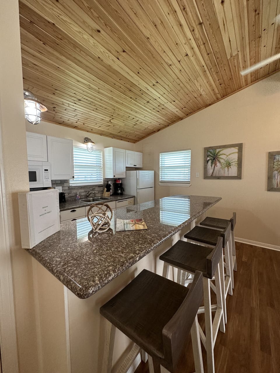 Island/kitchen 