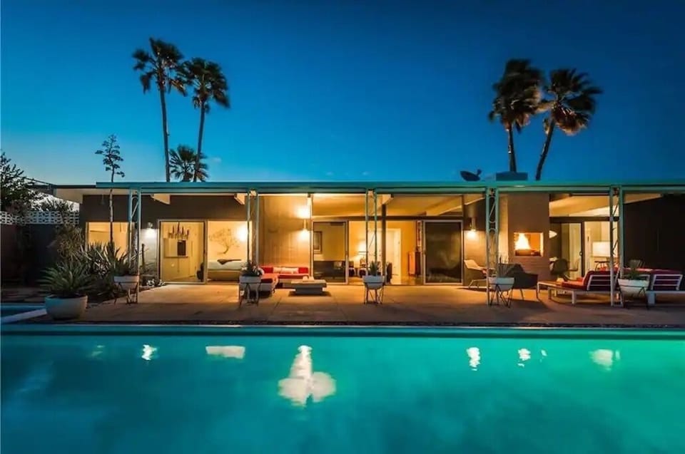 Saltwater pool & spa, approximately 12’x45’x6.5′ deep