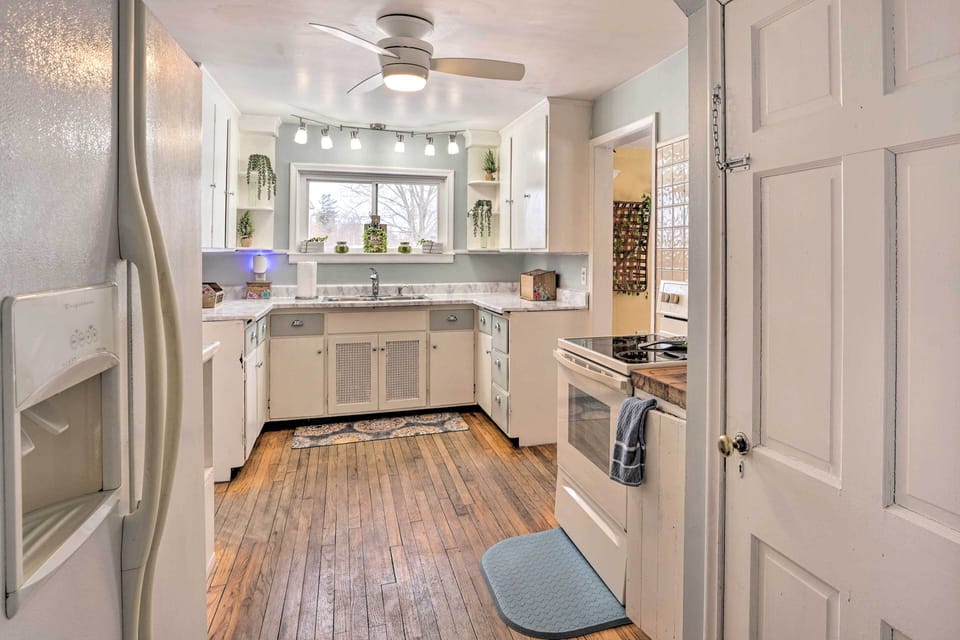 Kitchen | 1st Floor | Dishwasher | Refrigerator | Stove/Oven | Microwave