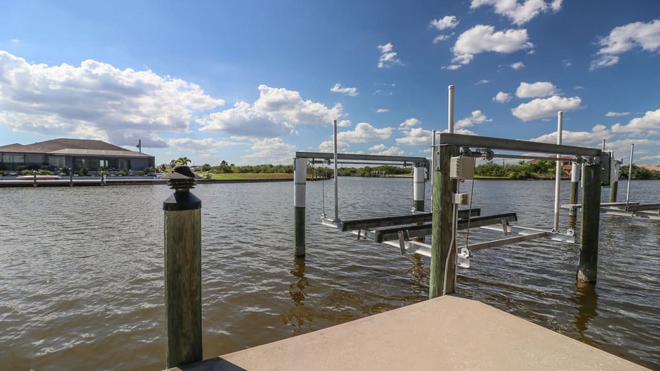 Wide canal access