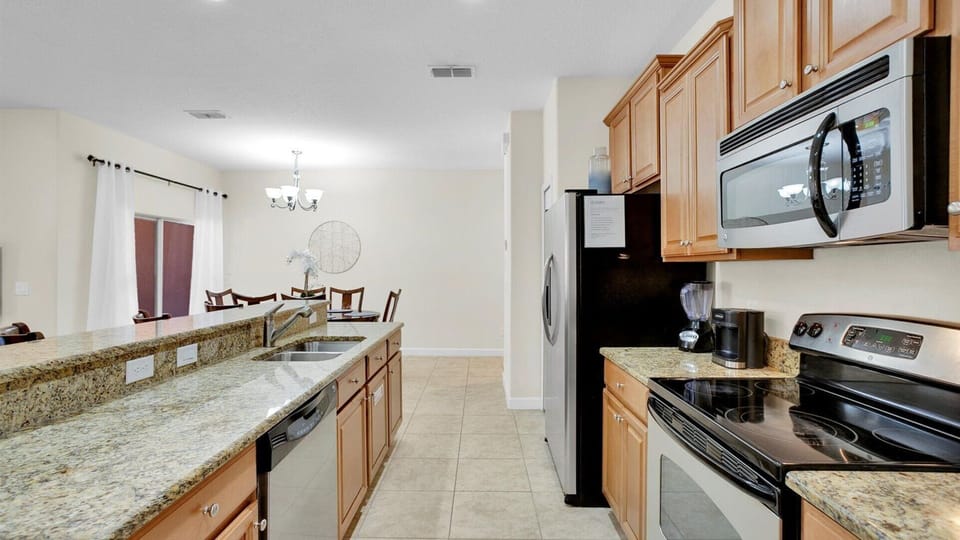 Kitchen (Angle)