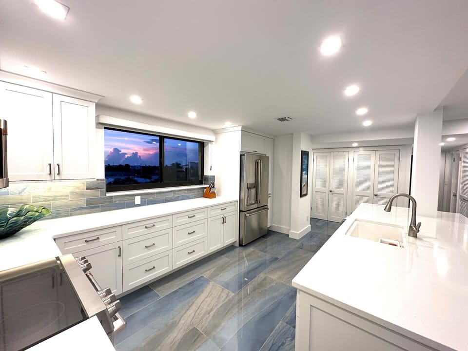 Amazing Expansive Kitchen