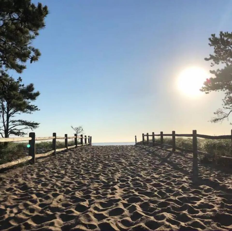 Gorgeous days and bring an evening meal or wine and enjoy the sunsets!