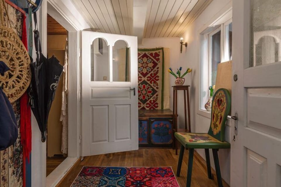 Entrance / Reception