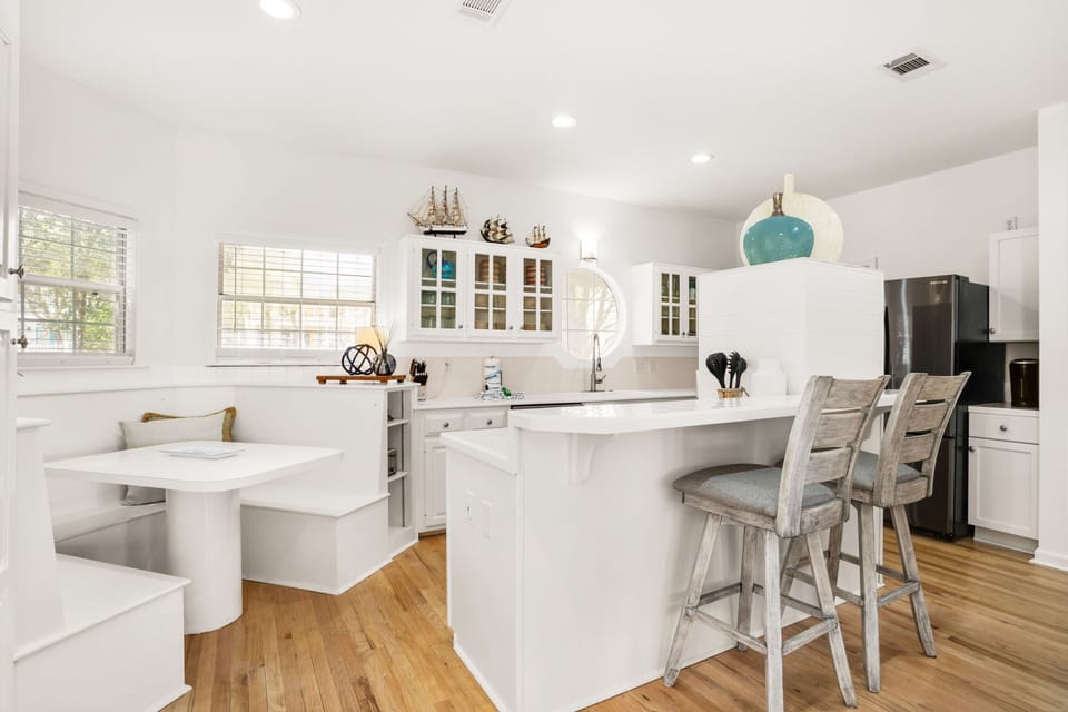 Full kitchen
