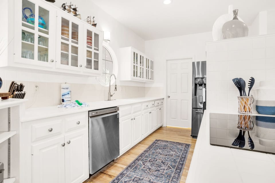 Full kitchen