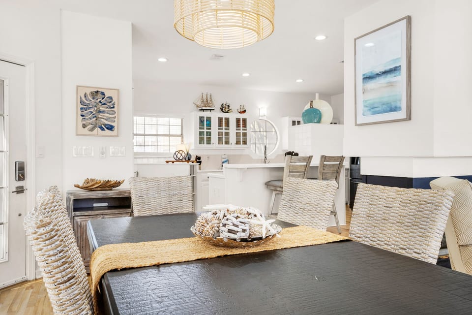 Dining to kitchen view