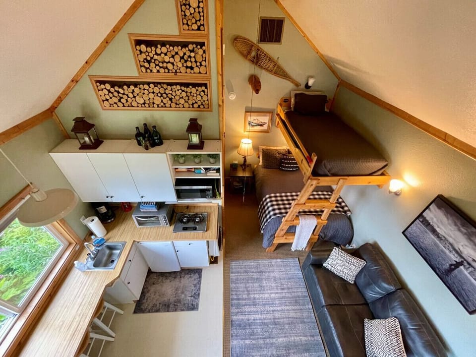 Open floor plan - small but efficient space