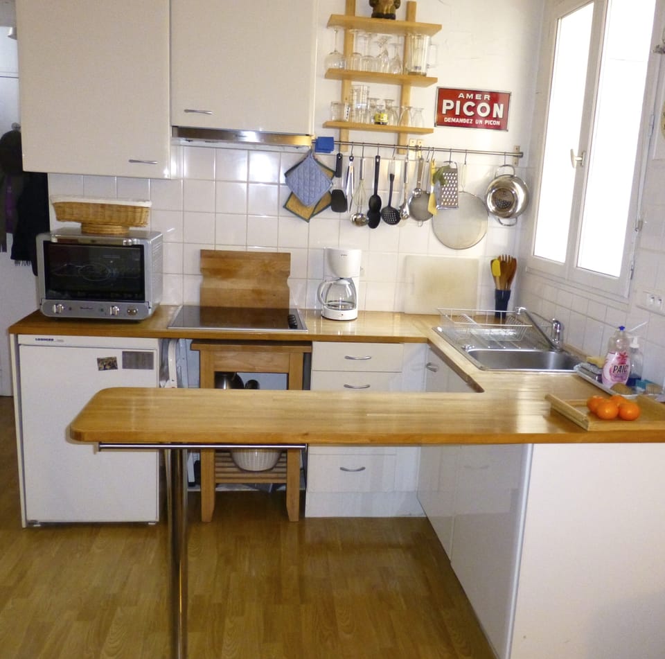 Well equipped, functional kitchen