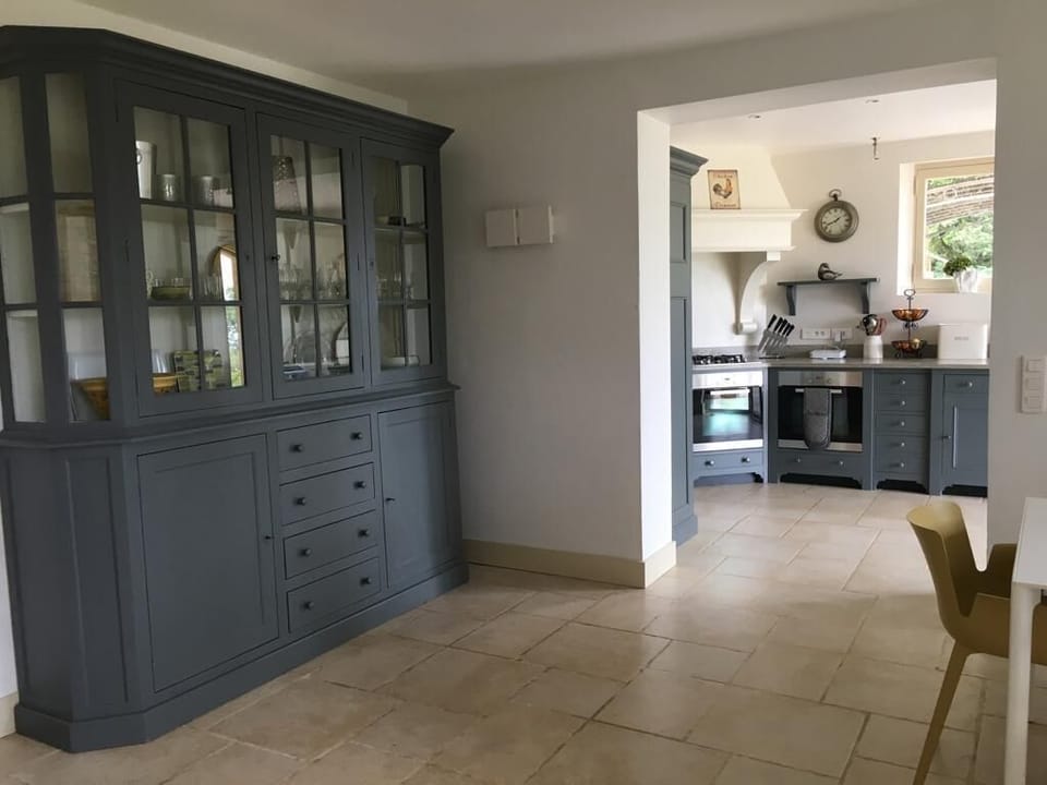 Kitchen and hall