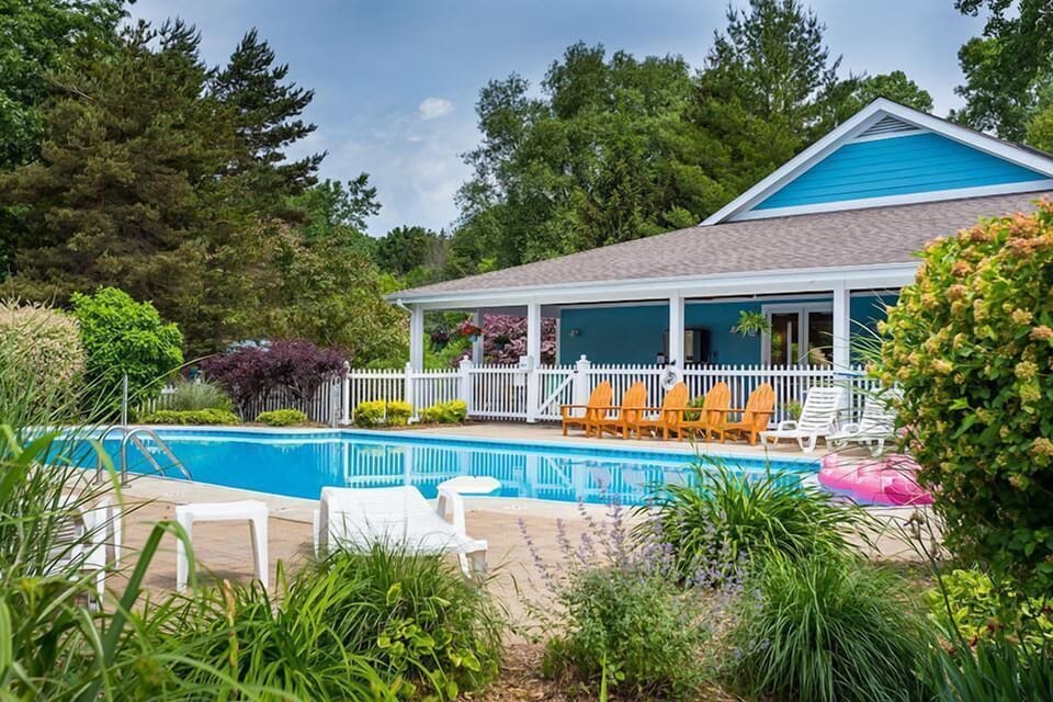 Harbor Club`s Original Pool & Clubhouse