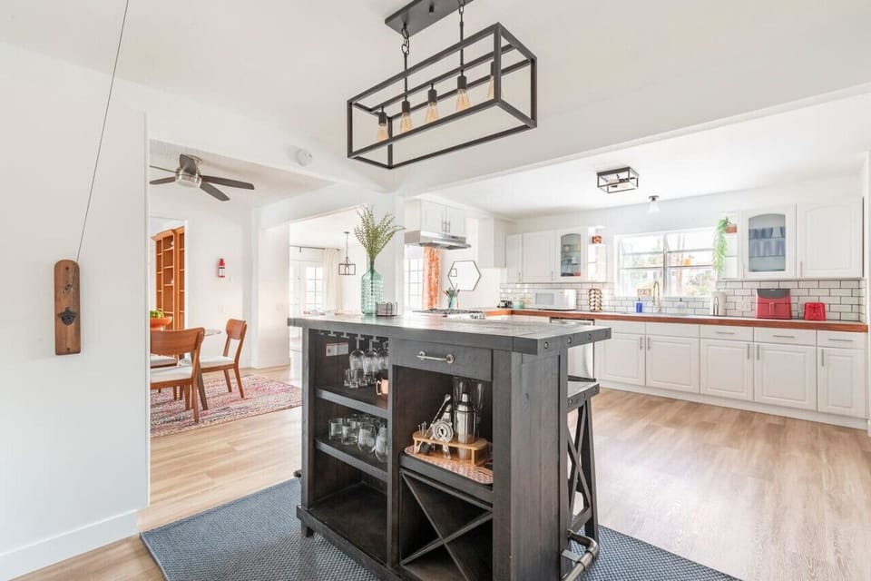 Spacious kitchen and dining area