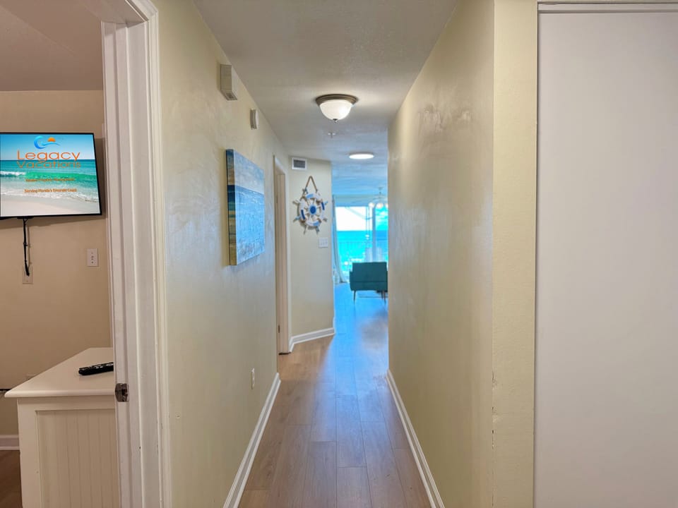 Palms 204 Entrance